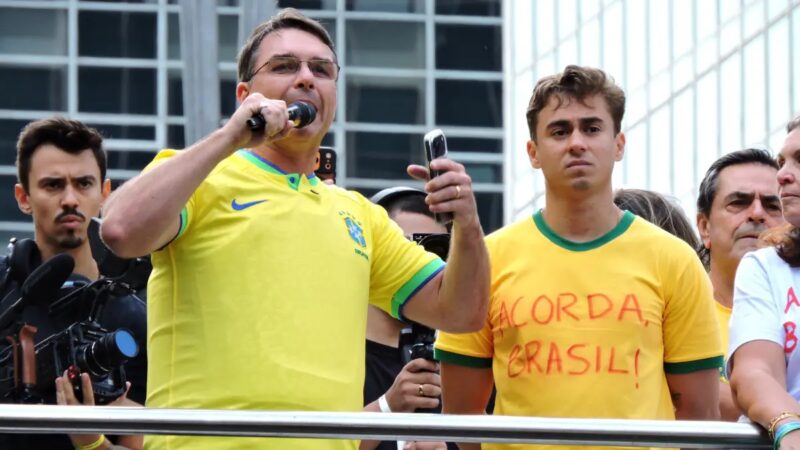 TSE dá 24 horas para Flávio Bolsonaro e Nikolas Ferreira apagarem vídeo de crianças contra Lula